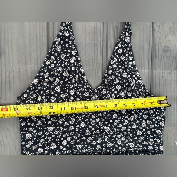 American Eagle Outfitters Floral Halter Top - size small - Picture 4 of 8